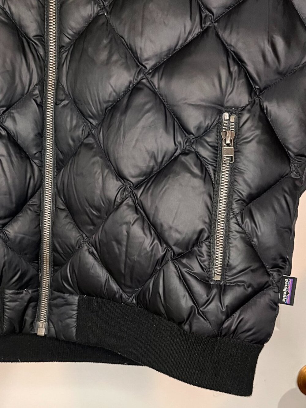 Women’s Patagonia Prow Down Bomber Vest Size L - Picture 2 of 4